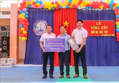 Công ty Thủy điện Đồng Nai hỗ trợ cơ sở vật chất và thiết bị cho Trường Tiểu học – THCS Đinh Trang Thượng